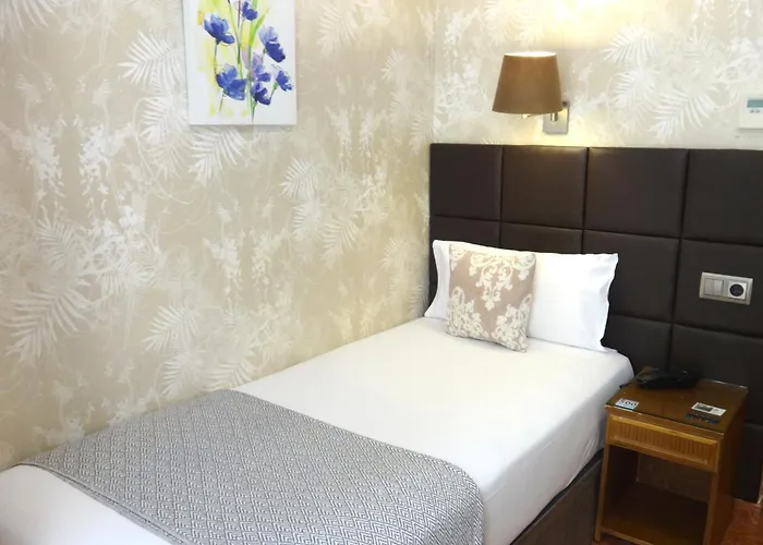 Отель Lloret Ramblas Барселона